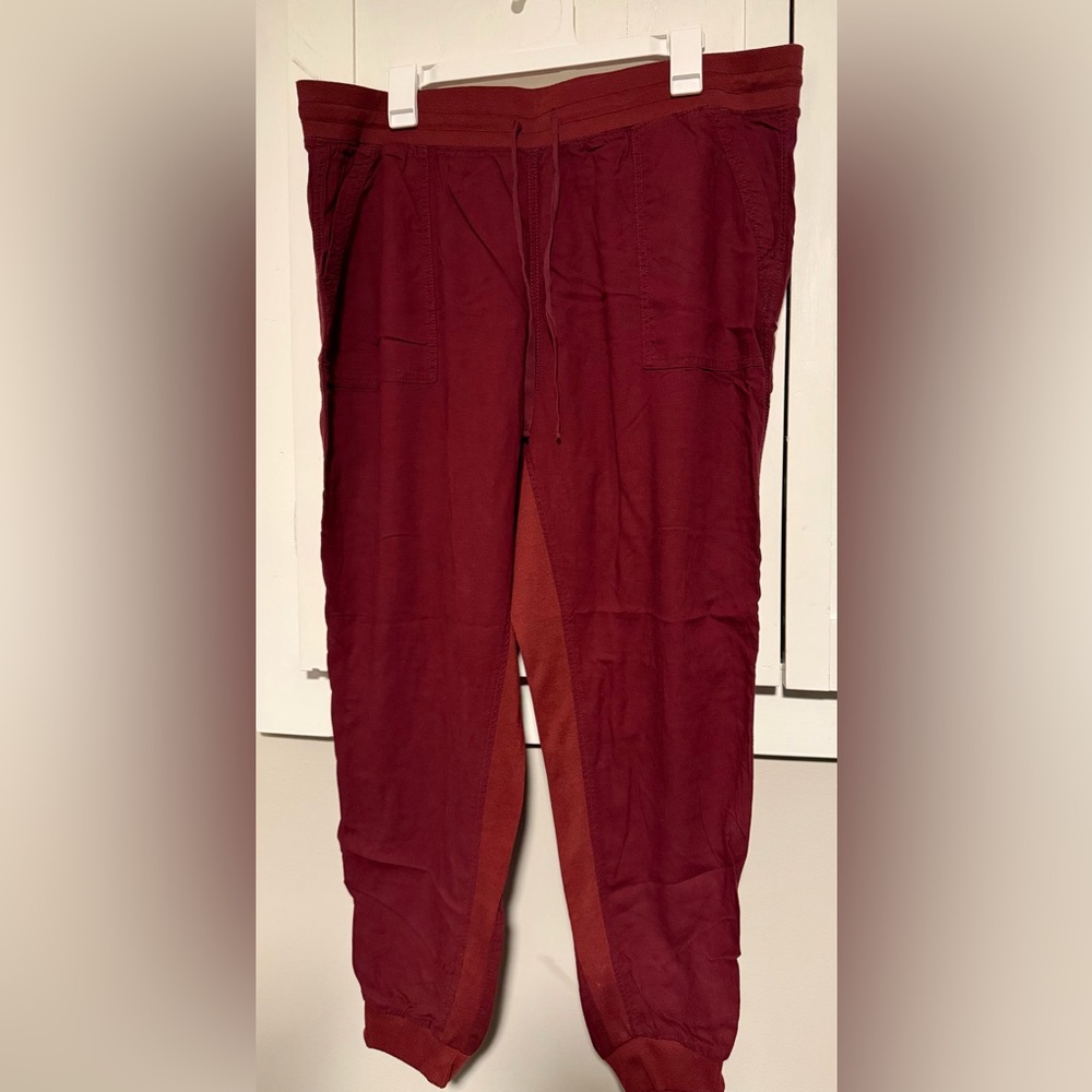 Seven7 women’s Deep Red Cargo Pants